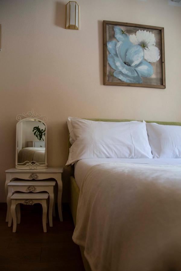 Casa Vacanze La Villetta Tra Cinque Terre E Versilia Ameglia Exterior foto