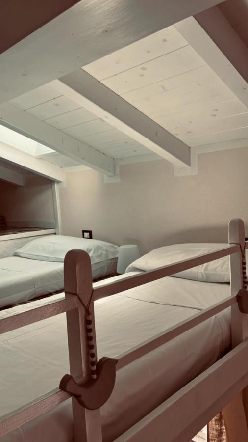 Casa Vacanze La Villetta Tra Cinque Terre E Versilia Ameglia Exterior foto