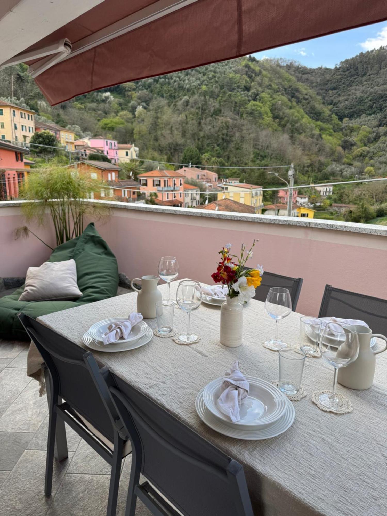 Casa Vacanze La Villetta Tra Cinque Terre E Versilia Ameglia Exterior foto